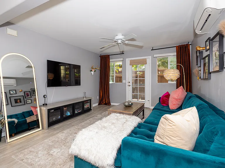5252 Balboa Arms Dr #167 — Photo 6