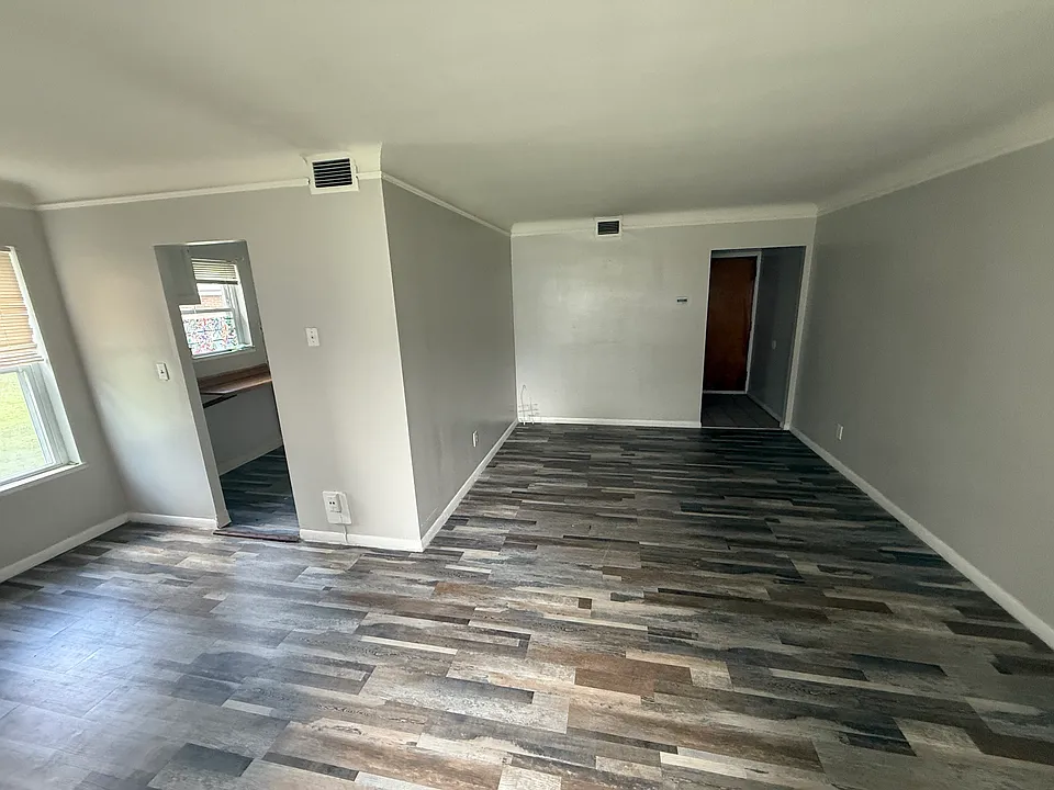 2295 Warrensville Center Rd #2