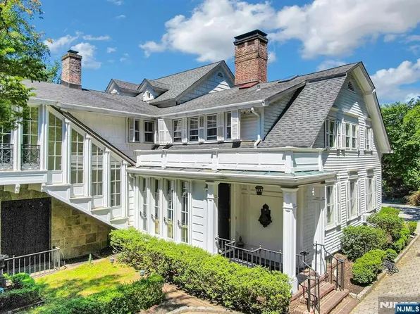 9 E Saddle River Rd, Saddle River, NJ 07458