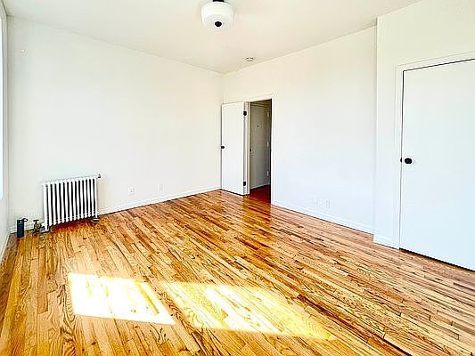 2nd image of 90 Pierrepont St APT 5D