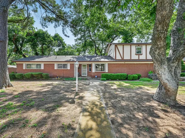 1800 Pecan Park Dr, Arlington, TX 76012