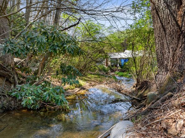 101 Brickside Ln, Galax, VA 24333