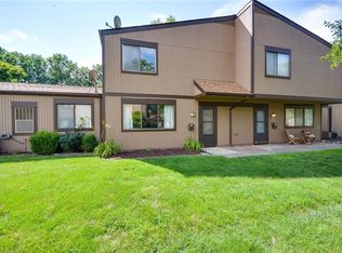 26710 Lake Of The Falls Blvd, Olmsted Falls, OH 44138