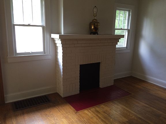 2nd image of 2828 Teeple St