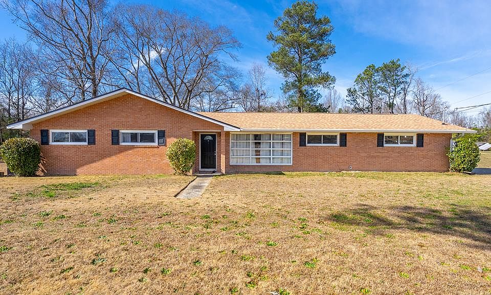 1st image of 40 Woodland Dr