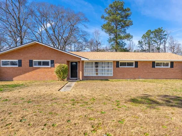 40 Woodland Dr, Phenix City, AL 36869