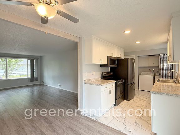 3rd image of 923 S 5th Ave SW