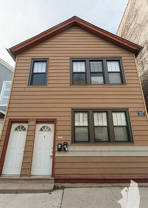 2254 N Southport Ave #2