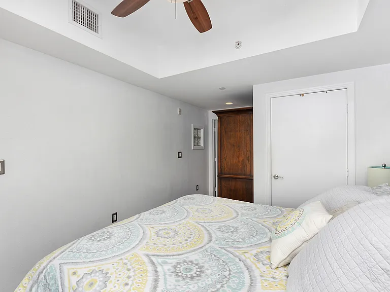875 G St #302 — Photo 14