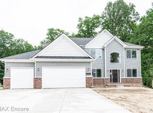 5376 Birch Dr, Davisburg, MI 48350