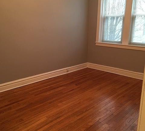 3rd image of 2301 W Melrose St #2