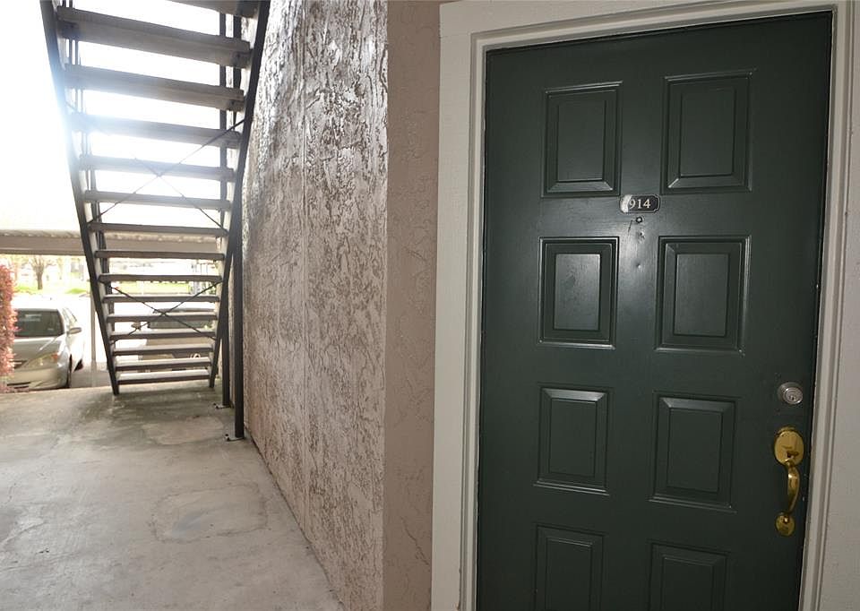 1st image of 10855 Meadowglen Ln APT 914