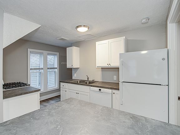 4th image of 916 Jennette Ave NW #2