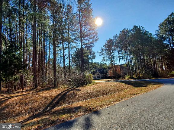 3rd image of 7 Oak Crest Pond Dr
