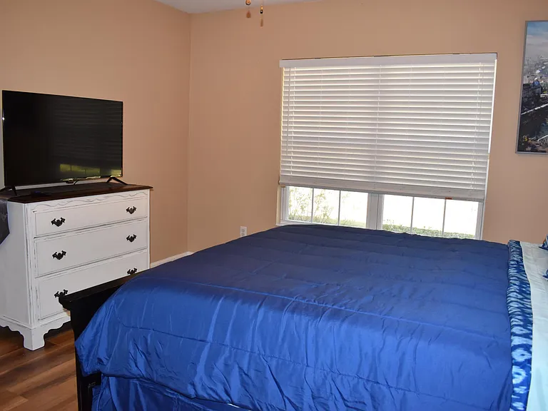 Guest bedroom