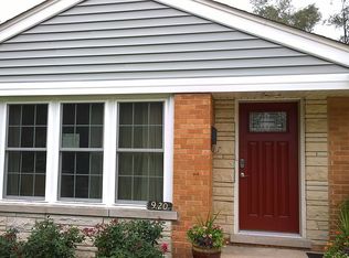 920 N Fernandez Ave, Palatine, IL 60004