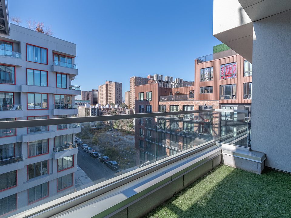 1st image of 10 Montieth St #579