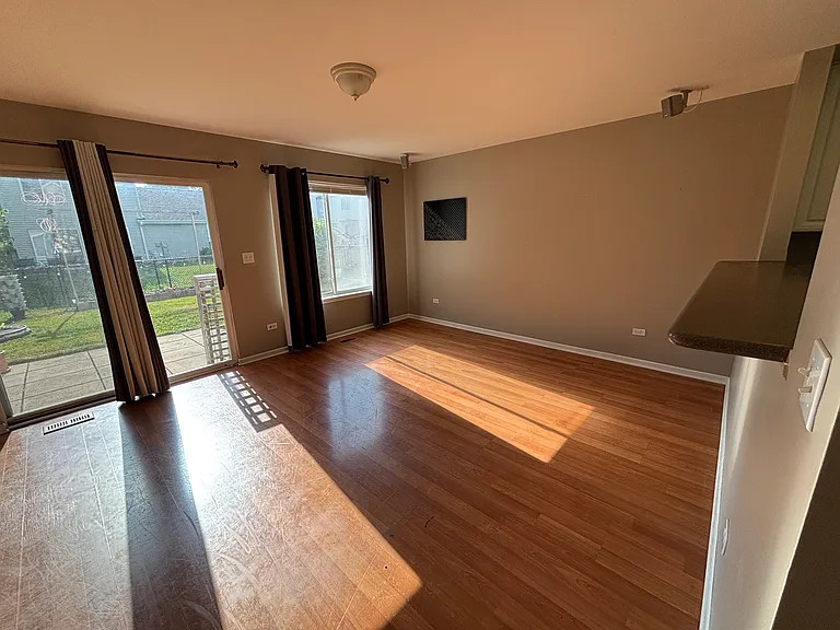 2477 Hillsboro Ln — Photo 6