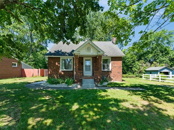 33 Parkway Blvd, Alliance, OH 44601
