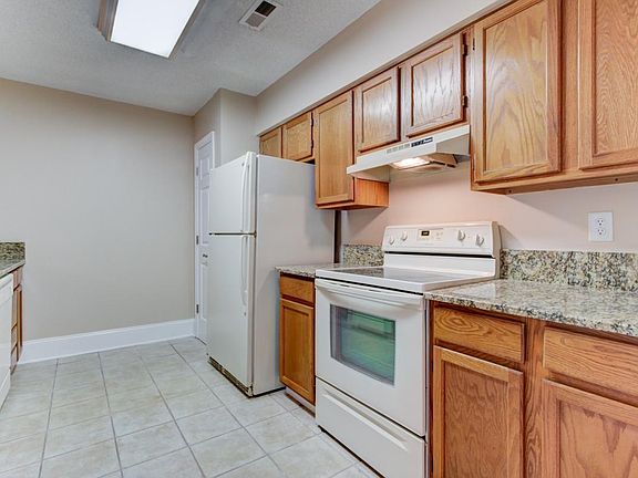 5th image of 138 Durwood Rd Unit E