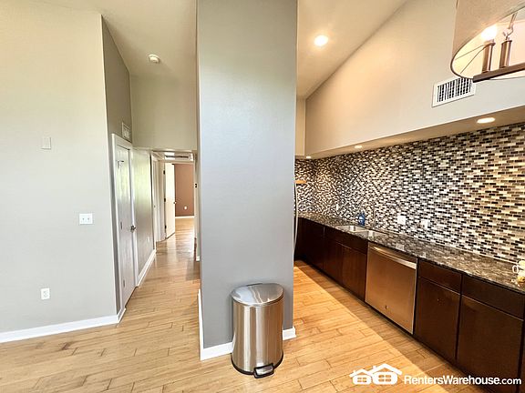 5th image of 2200 Dickson Dr APT 224