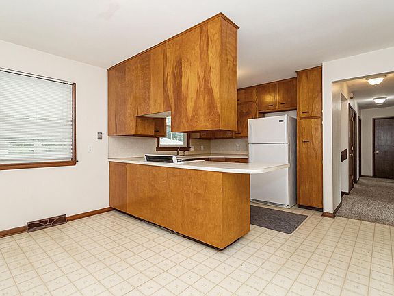5th image of 2123 Barr Dr