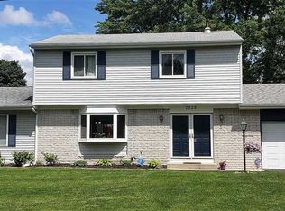 7528 Verna Dr, Lambertville, MI 48144