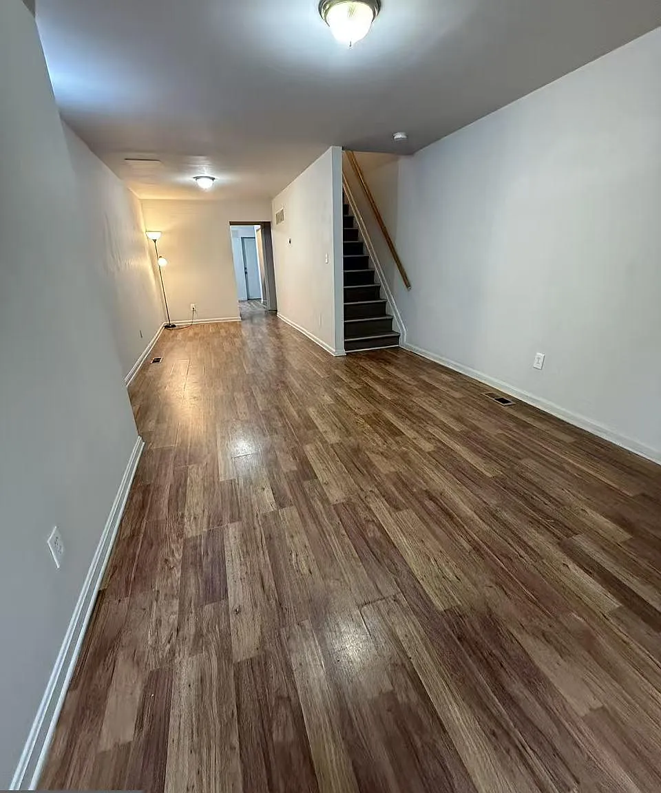 3 bed, 1.0 bath, 1196 sqft, $1,450 — Photo 3