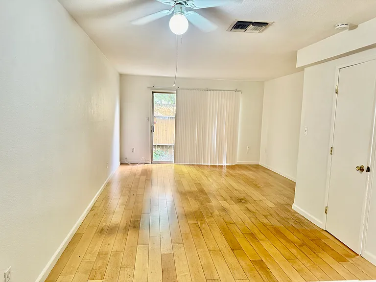 3335 J st — Photo 14