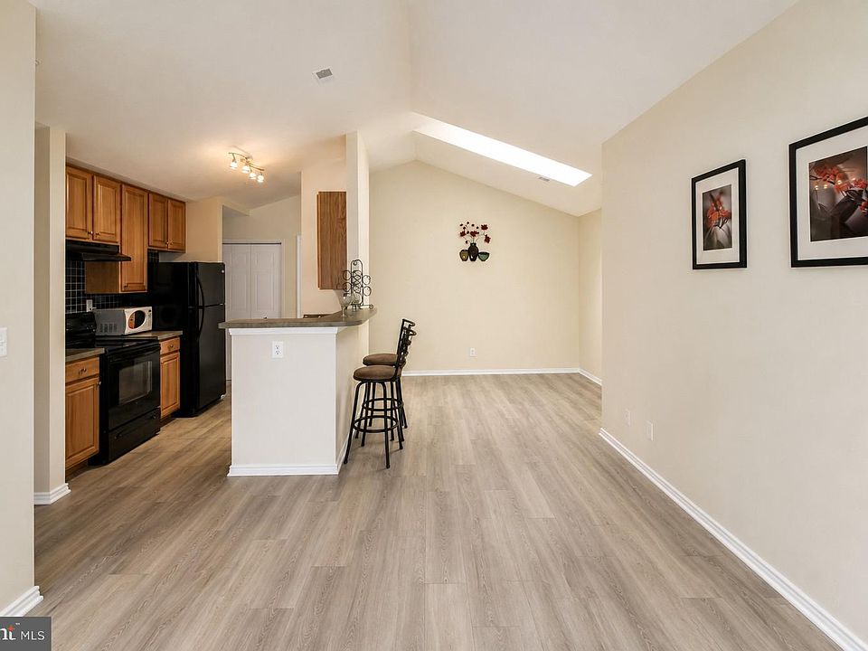 1st image of 18501 Fairlight Dr #330-64