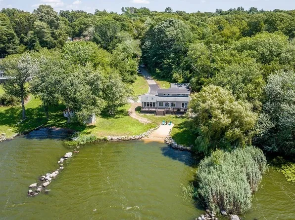 15 Tickle Rd, Westport, MA 02790