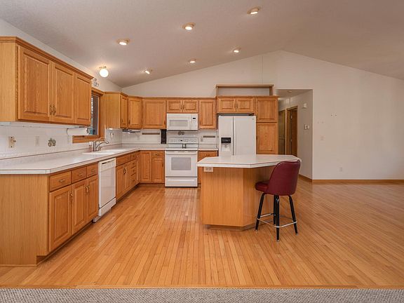 5th image of 8600 S Union Lake Dr SE