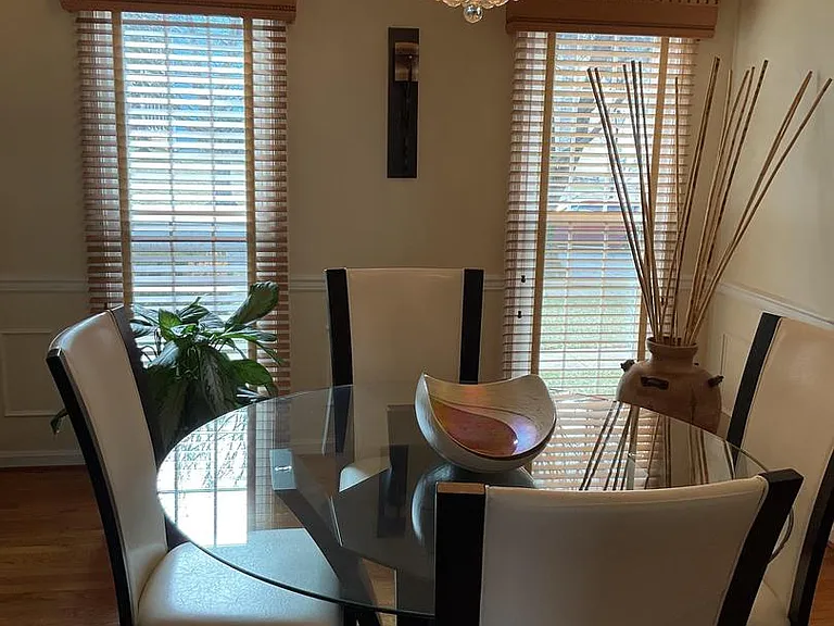 1501 Silverado Ct — Photo 4