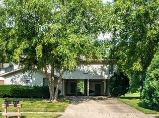 906 Hartwell Drive, Savoy, IL 61874