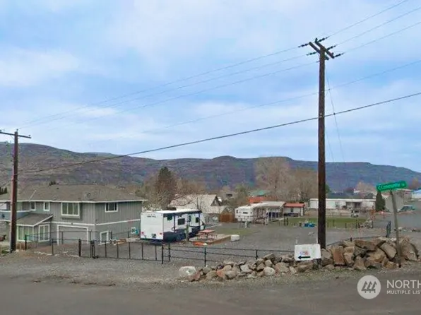 768 SW Section Avenue, Quincy, WA 98848