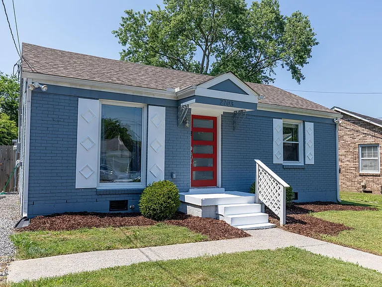 2703 Oneal Dr — Photo 2