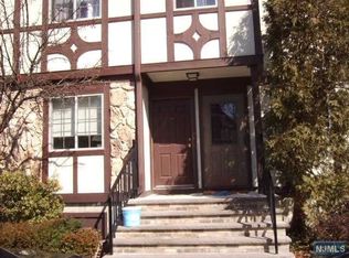 2503 Hemingway Ln, Mahwah, NJ 07430