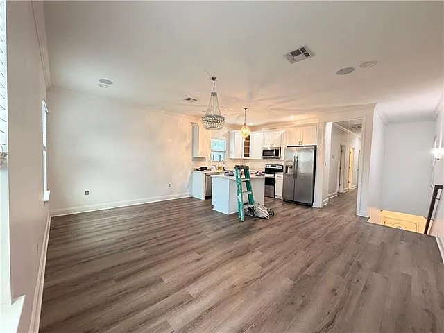 2615 Banks St — Photo 6