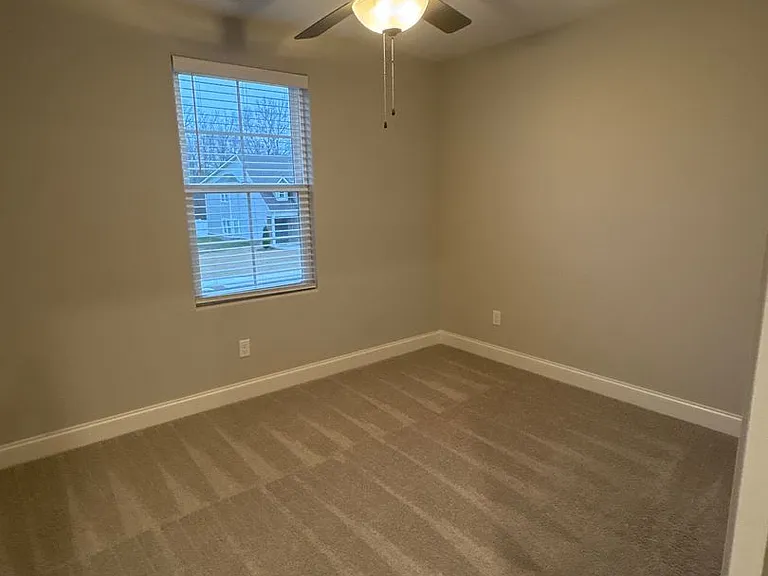 94 Creekwood Ln — Photo 16