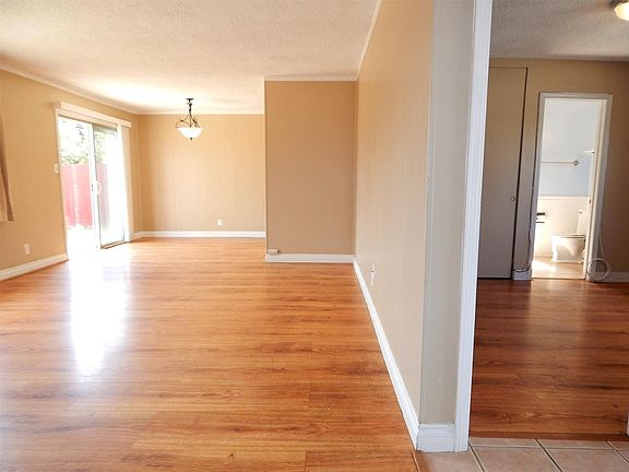 5th image of 1024 N Gardenia St