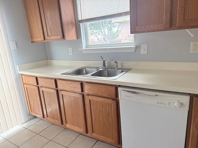 10607 Shaenview — Photo 17