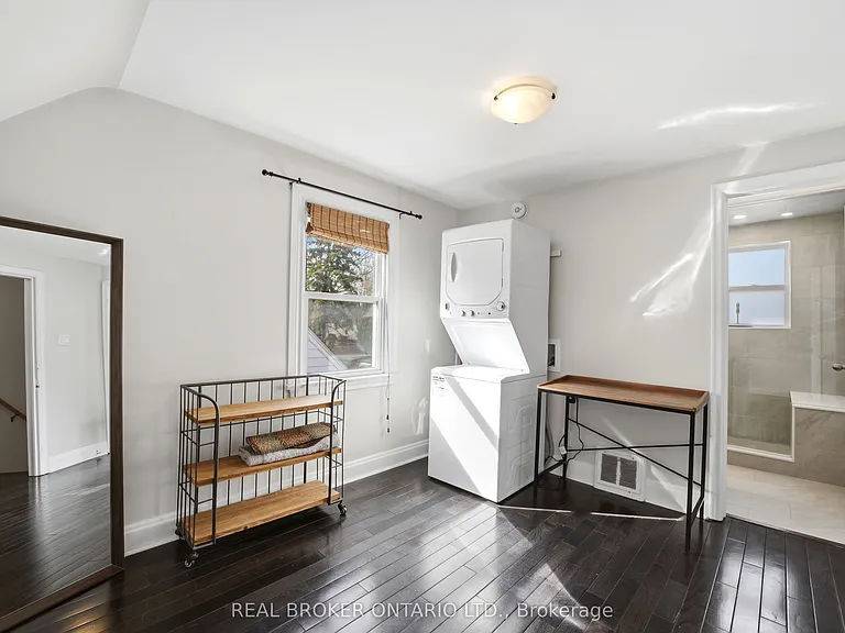 24 Glenburn Ave #UPPER — Photo 17