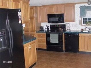 31 Longview Dr, Norridgewock, ME 04957