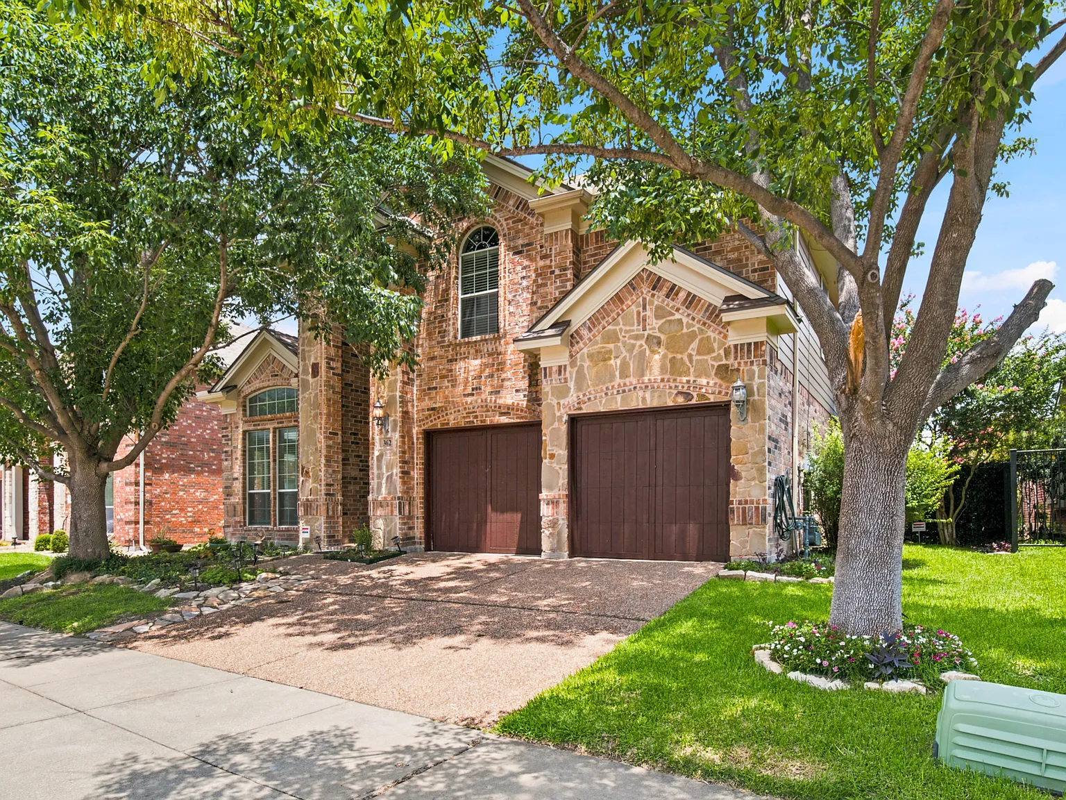 4 bed, 3.5 bath, 3362 sqft, $3,300 — Photo 2