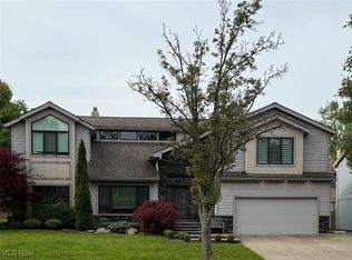 24040 Wendover Dr, Beachwood, OH
