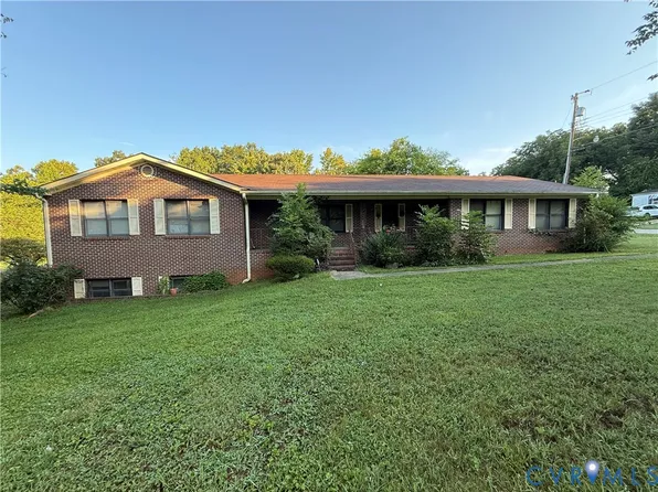 304 W 6th St, Chase City, VA 23924