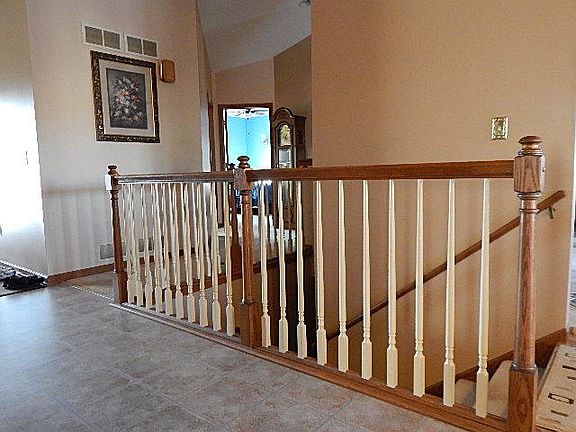 5th image of 8514 S Breaburn Dr