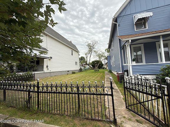 3rd image of 86 Church St