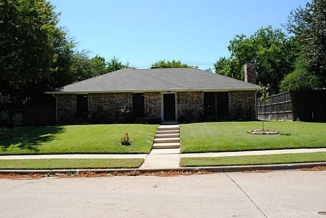 1st image of 929 Tupelo Dr