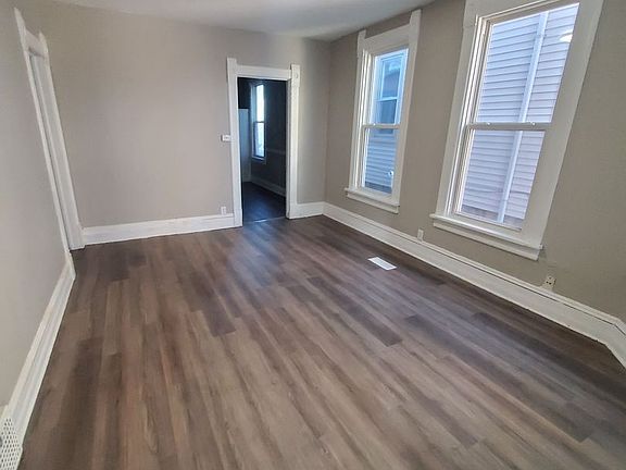 4th image of 3220 W Greenfield Ave #3220